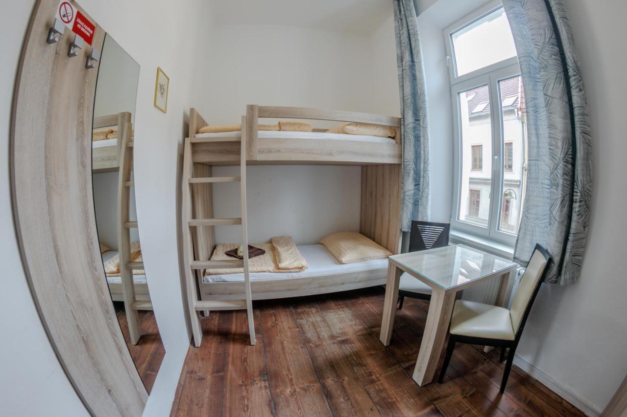 Cuba Bar & Hostel Чеське Будєйовіце Екстер'єр фото