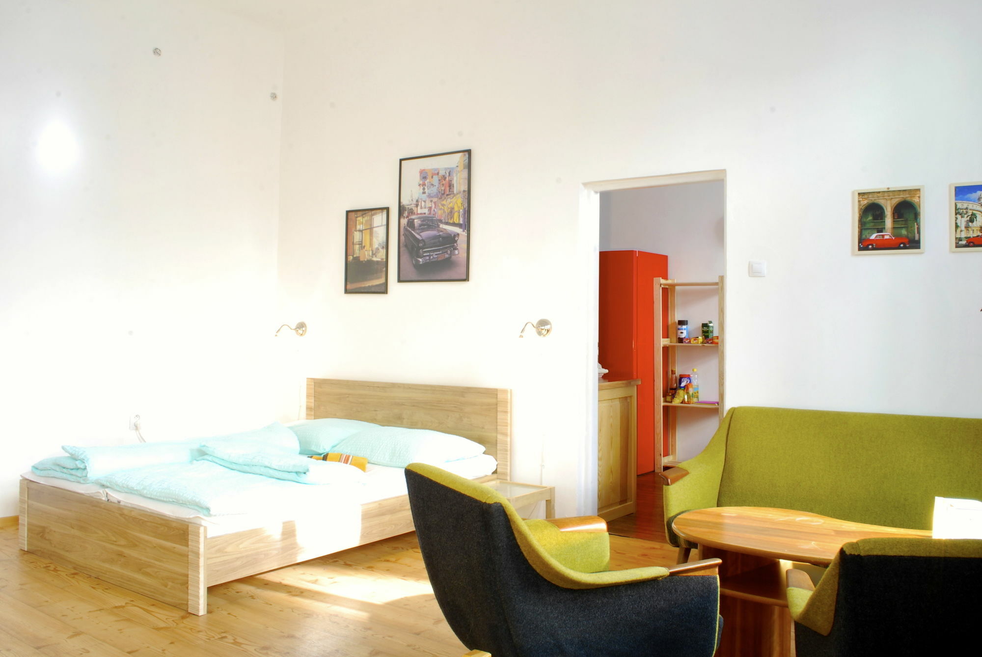 Cuba Bar & Hostel Чеське Будєйовіце Екстер'єр фото